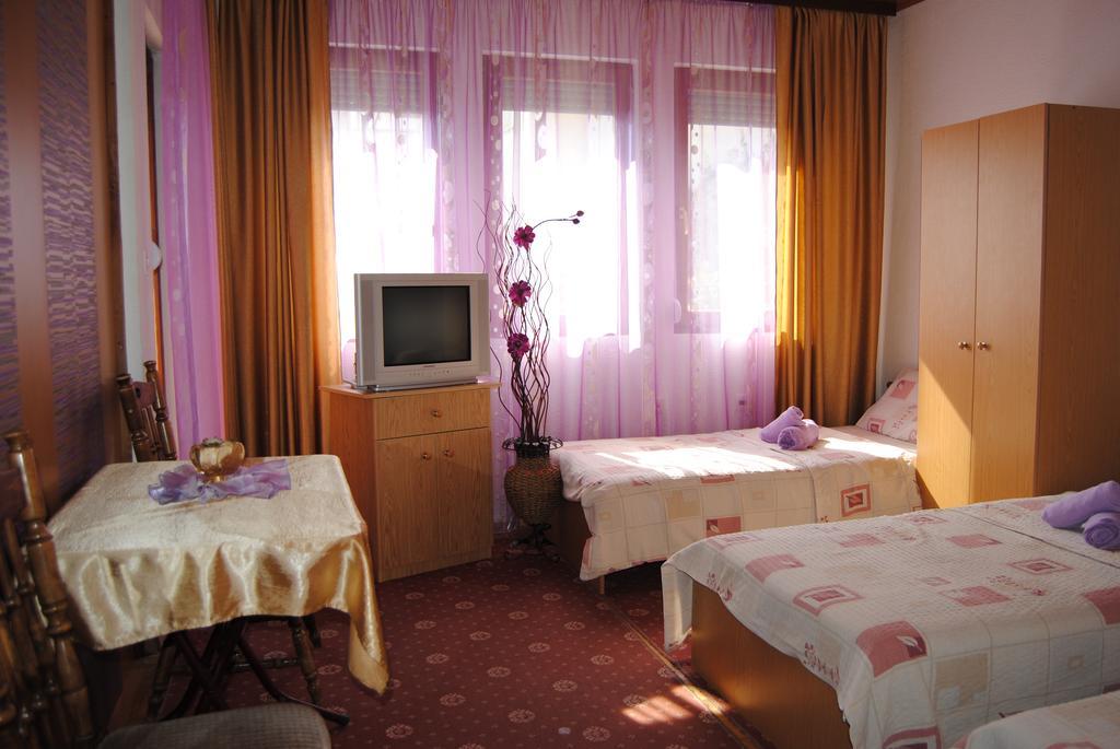 Joleski Accommodation โอครีด ภายนอก รูปภาพ